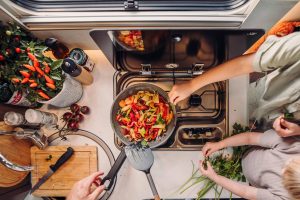 Idée repas en camping : 12 recettes faciles et rapides pour voyager en van